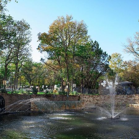 7744 Ranch Glamping Resort 奧斯汀 外观 照片