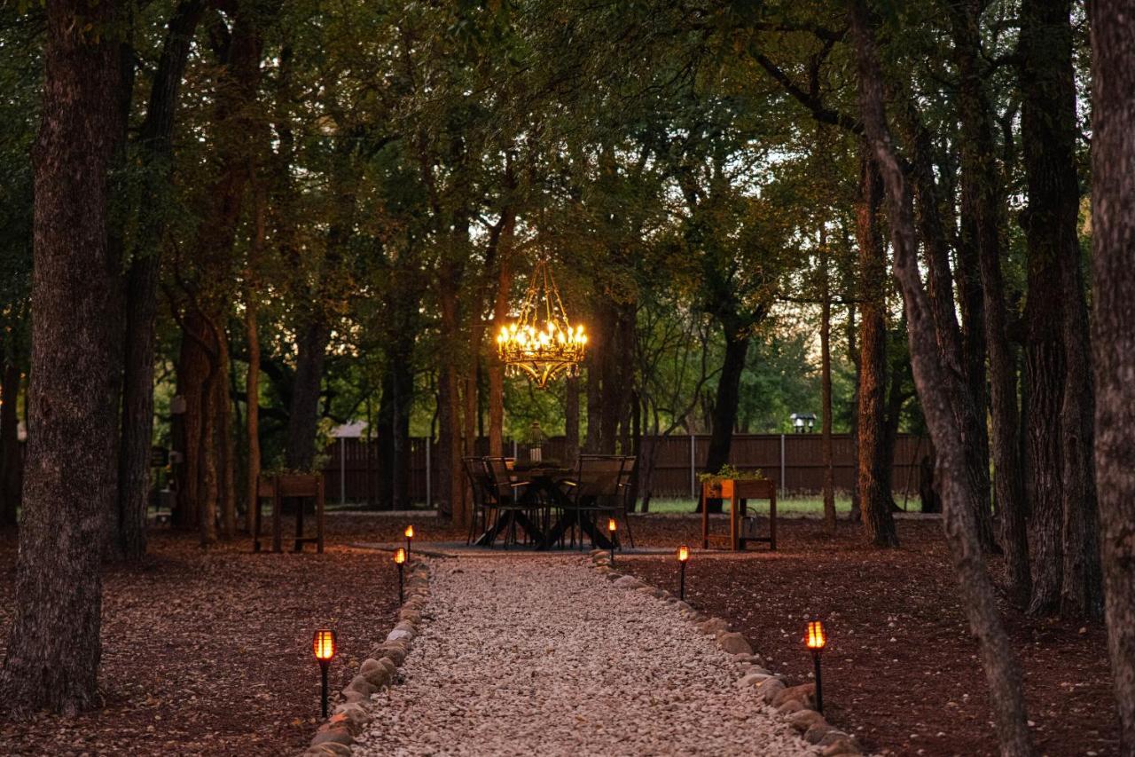 7744 Ranch Glamping Resort 奧斯汀 外观 照片
