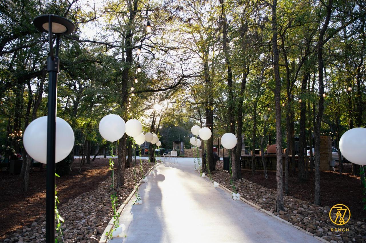 7744 Ranch Glamping Resort 奧斯汀 外观 照片