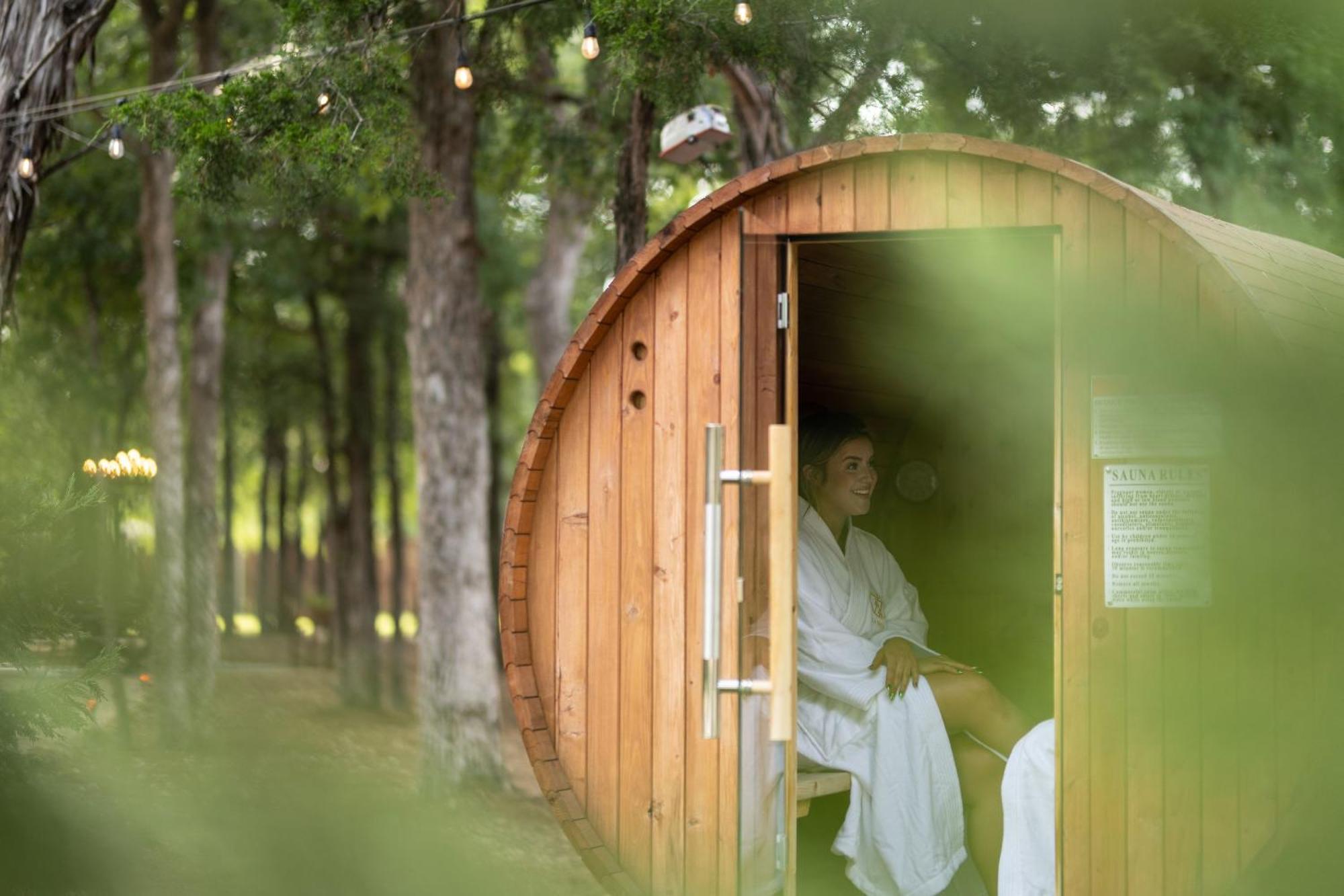 7744 Ranch Glamping Resort 奧斯汀 外观 照片